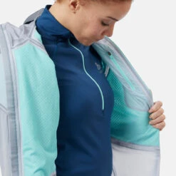 Odlo Dual Dry Waterproof Insulated Running Jacket Women - Spiced Apple - Live Wire -Odlo odlo damen isolierte und wasserdichte dual dry laufjacke 323141 10821 04 1318620 1321175