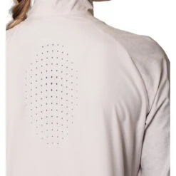 Odlo Essentials Light Reflective Running Jacket Women - Silver Cloud 13 Odlo Essentials Light Reflective Running Jacket Women - Silver Cloud -Odlo odlo womens essentials light reflective running jacket silver cloud 6 1506982