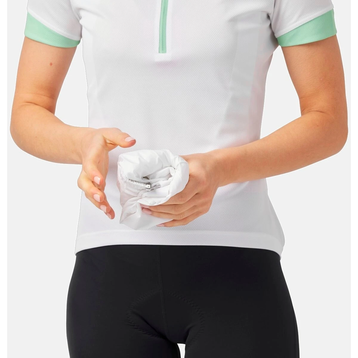 Odlo Essentials Windproof Cycling Vest Women - White 11 Odlo Essentials Windproof Cycling Vest Women - White - Image 9